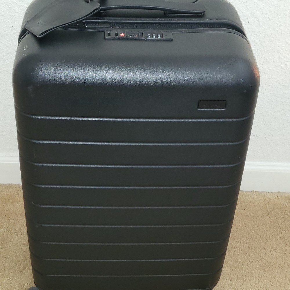 Away Carry-On Suitecase, Black